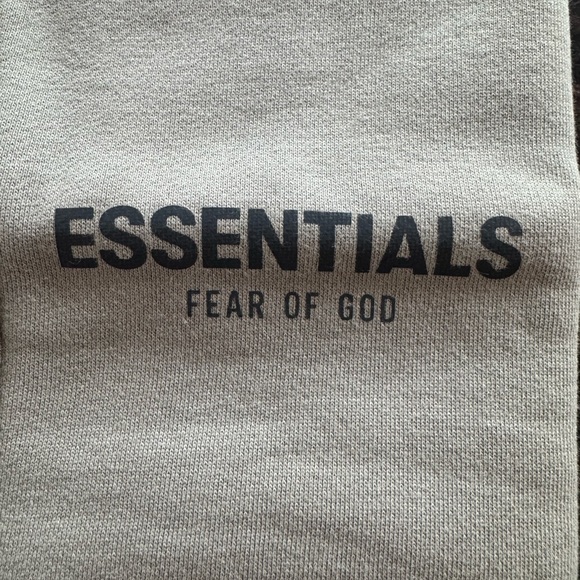 Fear of God Essentials Kids Sweatpants Pistachio Size 6/7 Small - Picture 7 of 7